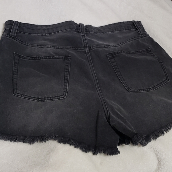 HT Denim Hi-Rise Vintage Cutoffs - Picture 2 of 6